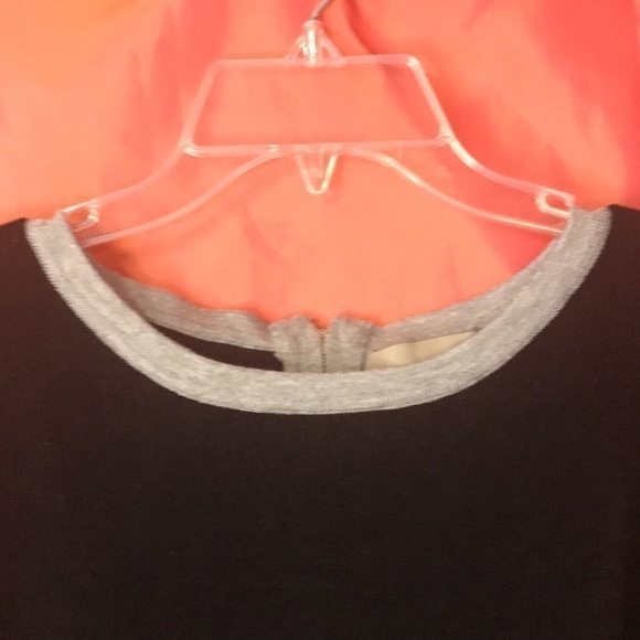 Onea Women’s Sweater Black Gray Color Block Size L Zips in back EUC - Picture 2 of 10